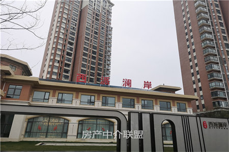 龙苑尚城3室1厅1卫114㎡毛坯带车位附房78万